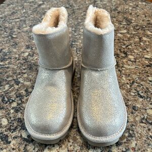 Bearpaw suede booties. New. Size 7